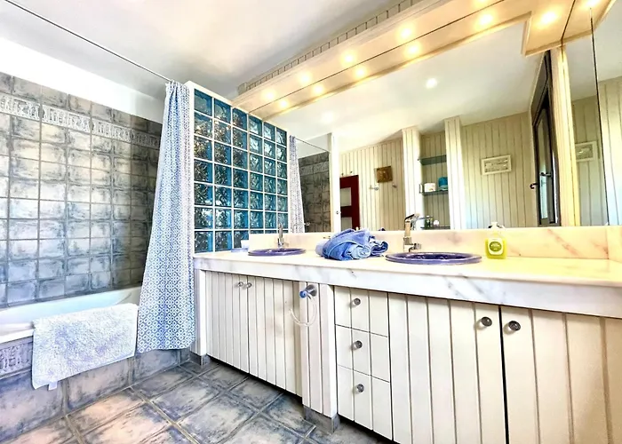 بيت للعطل Anais Luxury By Interhome أذيخي