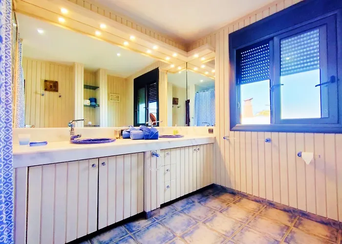 Anais Luxury By Interhome * أذيخي